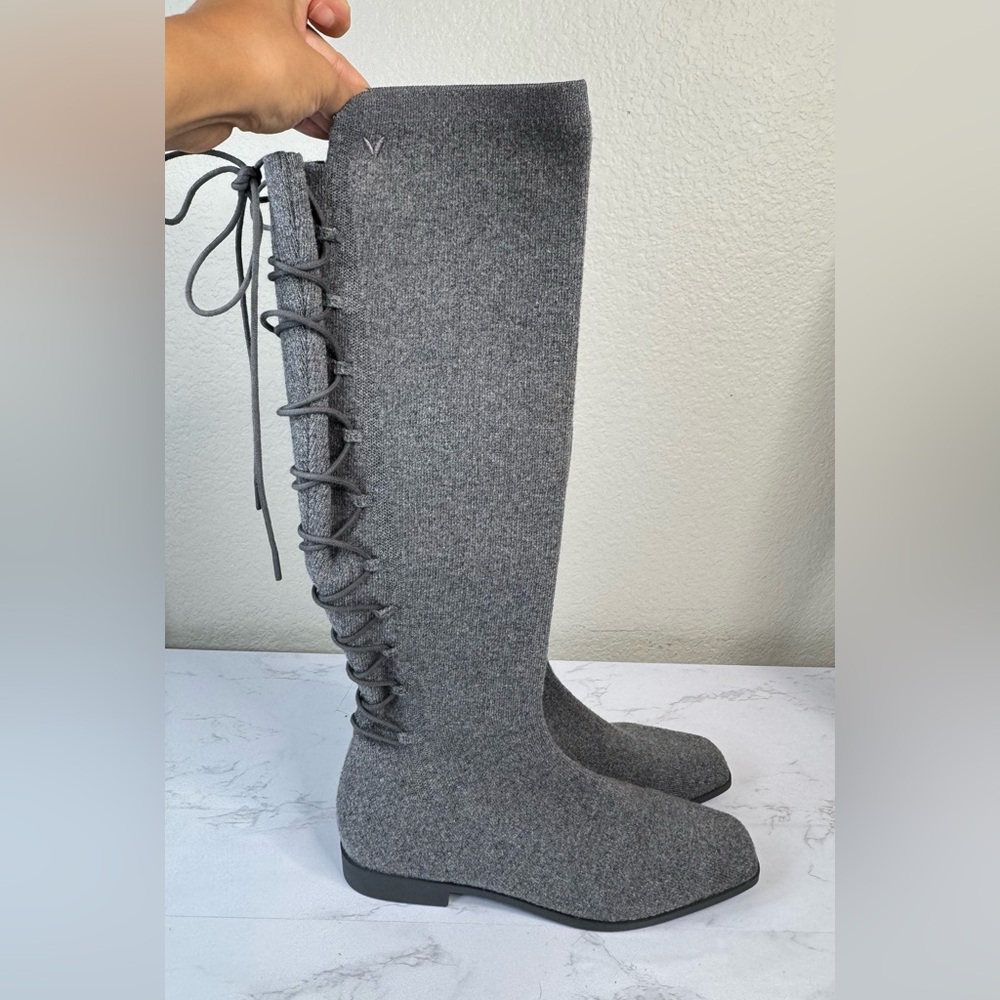Stylish Over the Knee Lace-Up Boots in Gray